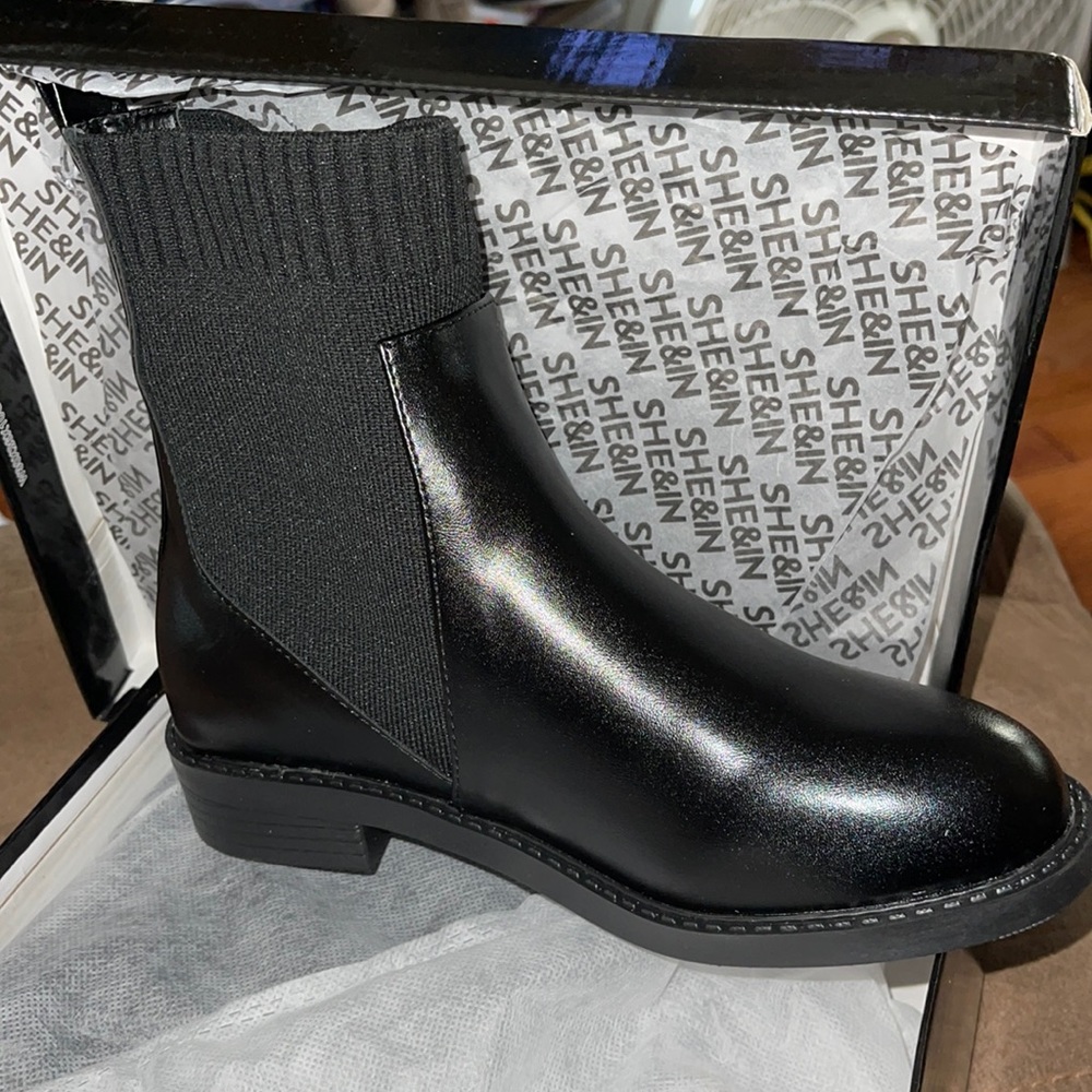 NIB SHE & IN BLACK BOOTS